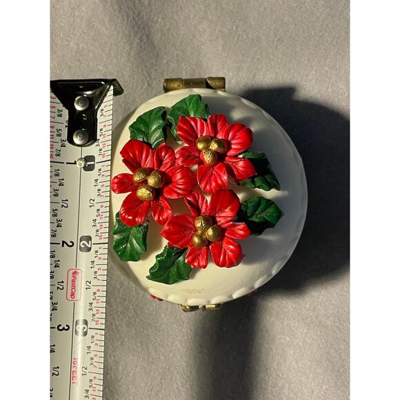 Vintage 1993 ARTMARK Jade porcelain poinsettia hinged trinket jar - Picture 4 of 11